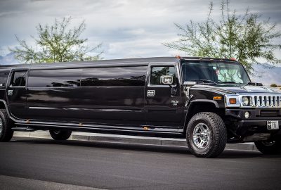 Hummer Limo (Black)